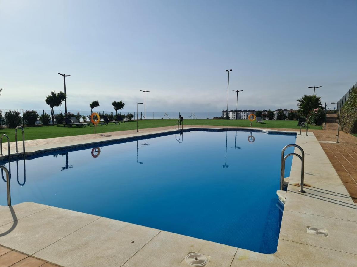 Seaside Serenity - Stylish Apartment With Spectacular Views Manilva Exterior photo