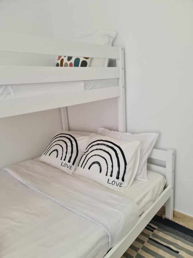 Seaside Serenity - Stylish Apartment With Spectacular Views Manilva Exterior photo
