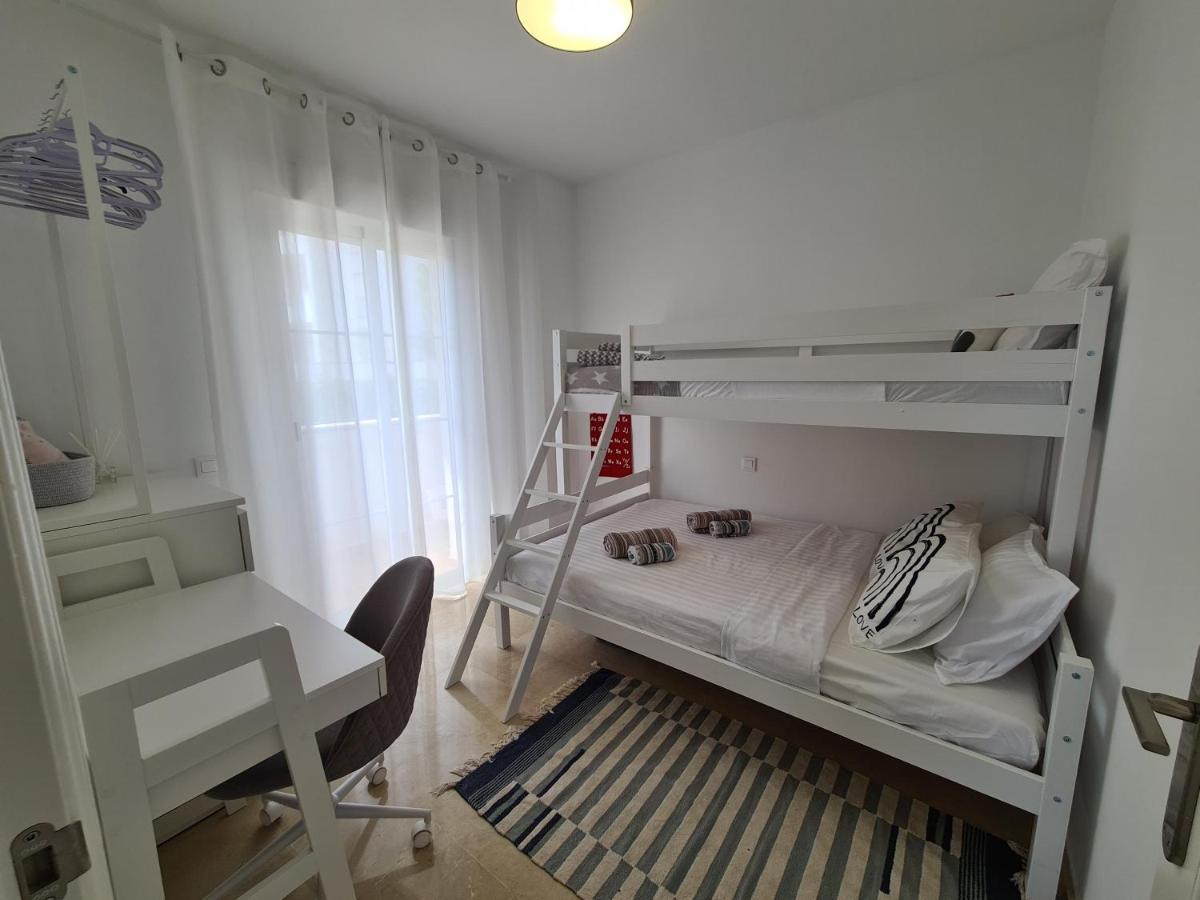 Seaside Serenity - Stylish Apartment With Spectacular Views Manilva Exterior photo