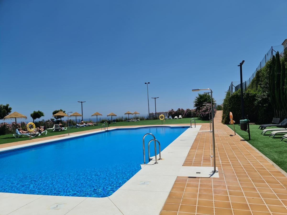 Seaside Serenity - Stylish Apartment With Spectacular Views Manilva Exterior photo