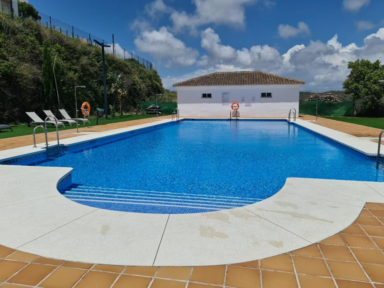 Seaside Serenity - Stylish Apartment With Spectacular Views Manilva Exterior photo
