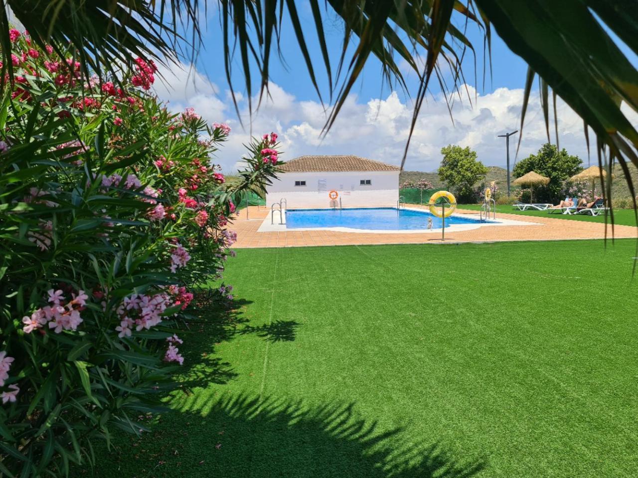 Seaside Serenity - Stylish Apartment With Spectacular Views Manilva Exterior photo